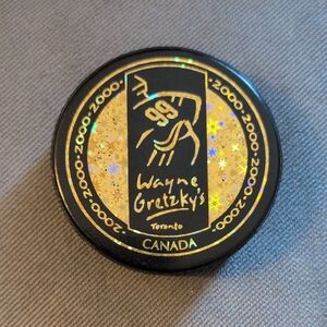 Wayne Gretzky's Souvenir Holographic Hockey Puck